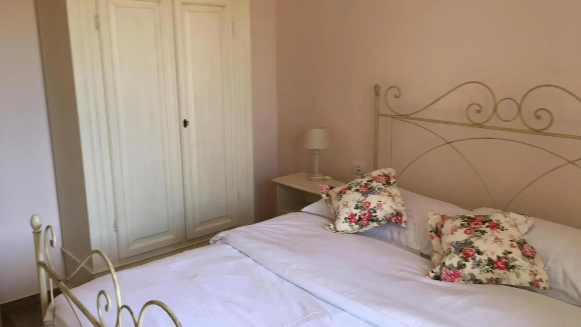 Appartement In Stoja Mit Moebliertem Balkon Pula