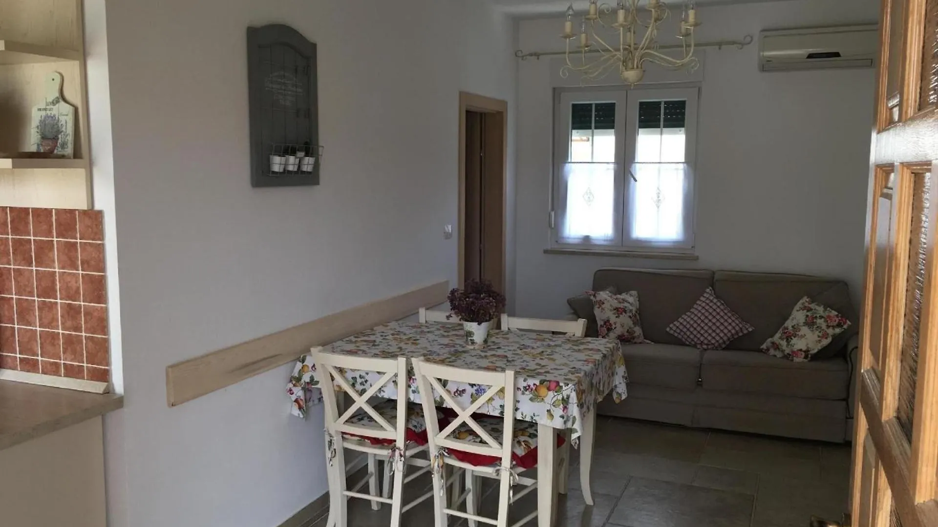 Appartement In Stoja Mit Moebliertem Balkon Pula Apartment